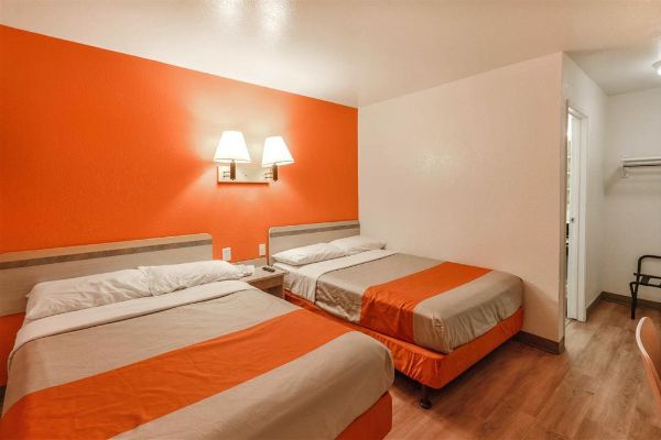 MOTEL 6 HUNTSVILLE TX (Huntsville)